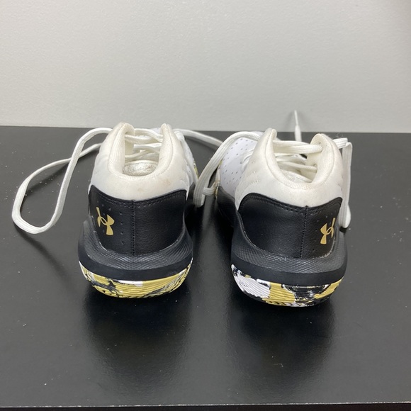 Kid’s Adidas Sneakers w/ cool camo bottoms - Picture 3 of 13